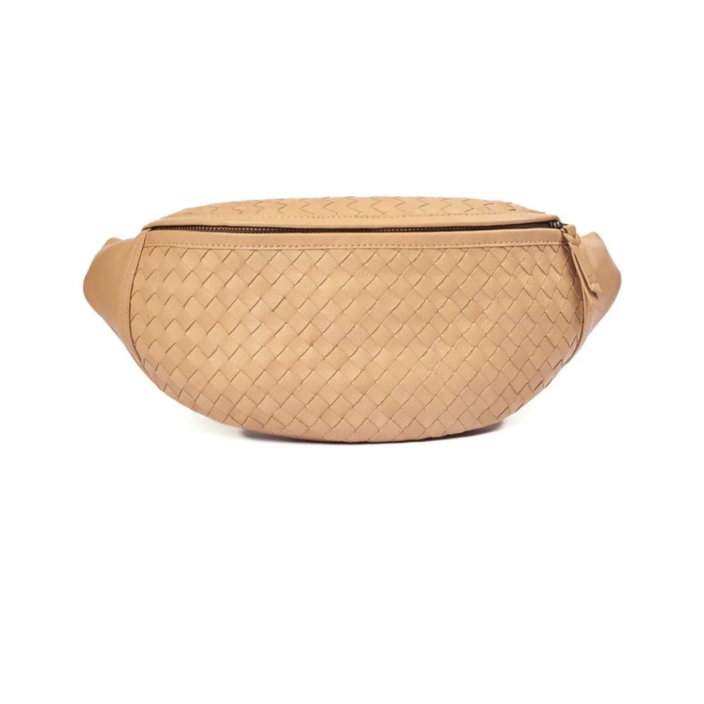 MANDRN Chic Tan Woven Crossbody Bag
